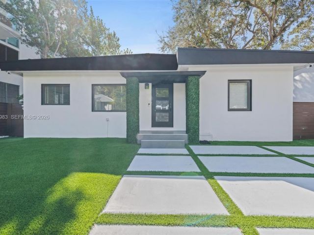 Дом в аренду по адресу 710 NE 62nd St - фото 7449132