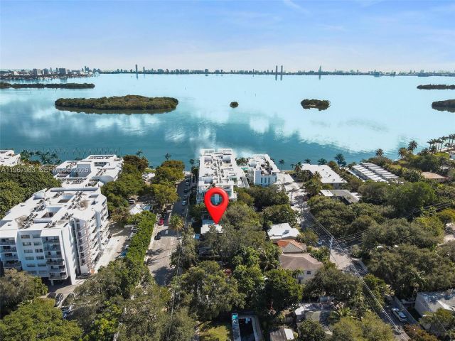 Дом в аренду по адресу 710 NE 62nd St - фото 7449133