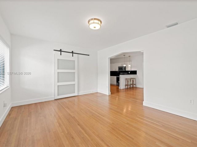 Дом в аренду по адресу 710 NE 62nd St - фото 7449138