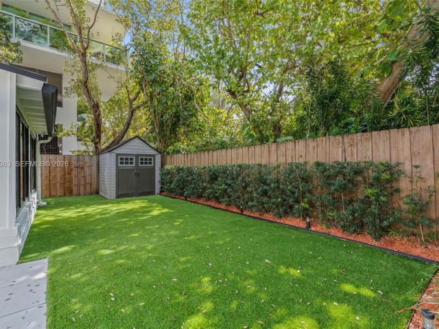 Дом в аренду по адресу 710 NE 62nd St - фото 7449140