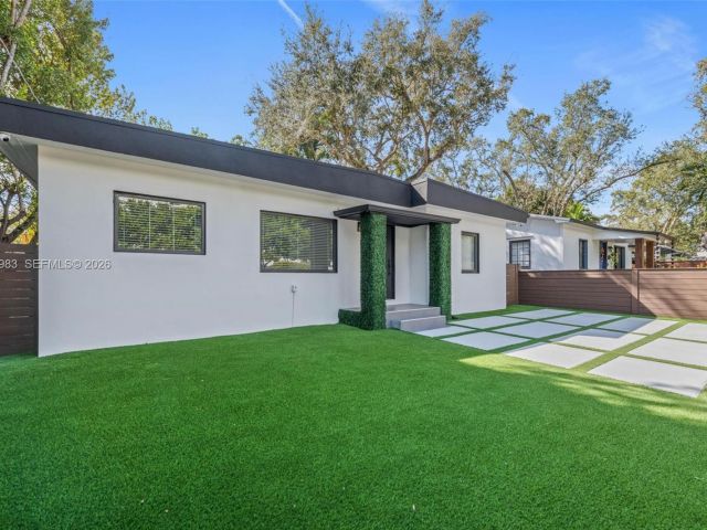 Дом в аренду по адресу 710 NE 62nd St - фото 7449144