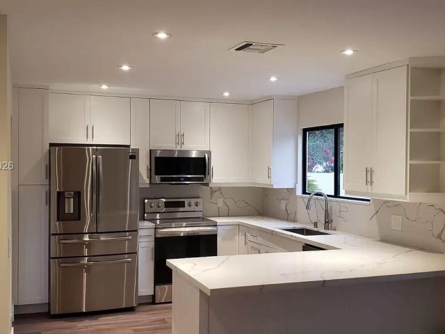 Дом в аренду по адресу 13161 SW 95th Ave 1 - фото 7449935