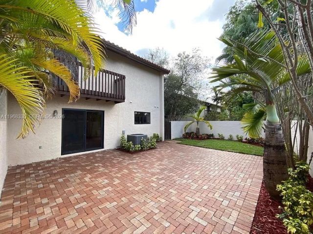 Дом в аренду по адресу 13161 SW 95th Ave 1 - фото 7449947