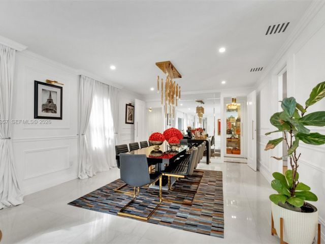 Продажа дома по адресу 726 NE 17th Way - фото 7532193