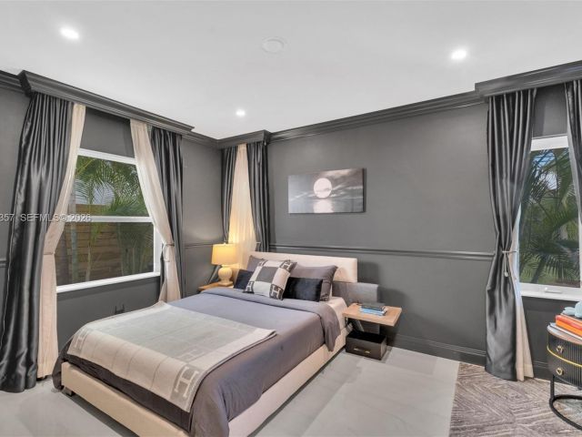 Продажа дома по адресу 726 NE 17th Way - фото 7532199