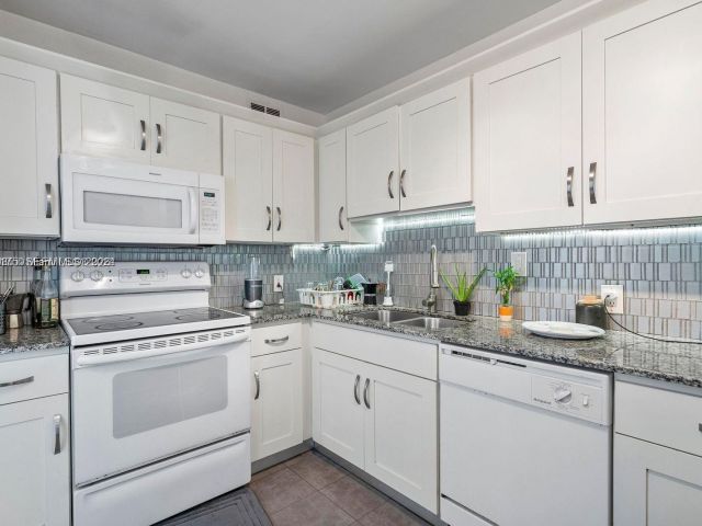 Продажа квартиры #1418 - фото 7484251