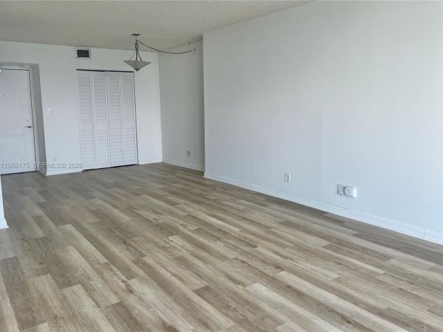 Продажа квартиры #1418 - фото 7484260