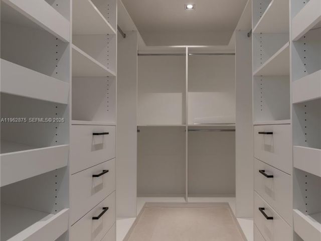 Дом в аренду по адресу 7300 SW 77th Ave - фото 7450024