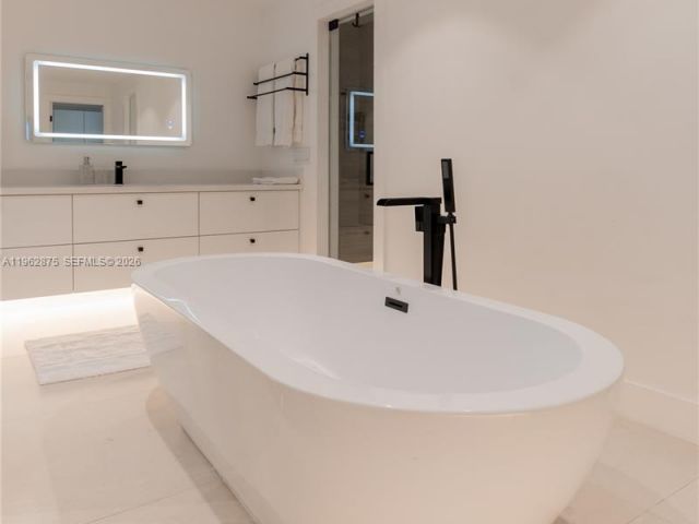 Дом в аренду по адресу 7300 SW 77th Ave - фото 7450025