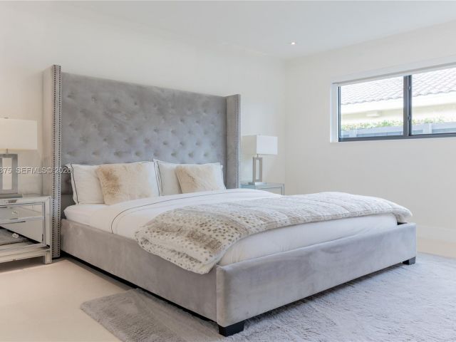 Дом в аренду по адресу 7300 SW 77th Ave - фото 7450030