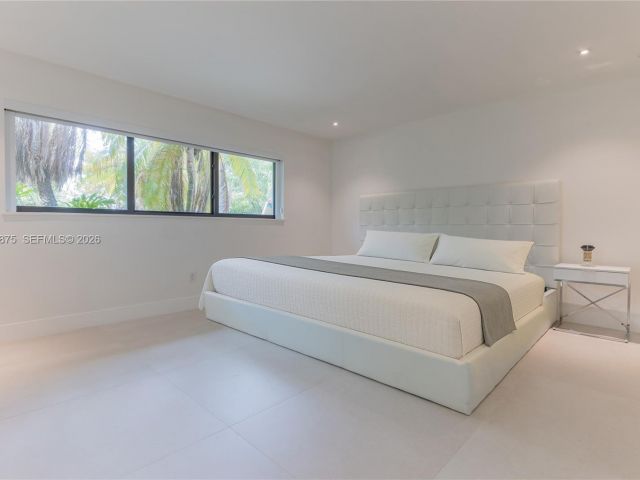 Дом в аренду по адресу 7300 SW 77th Ave - фото 7450033