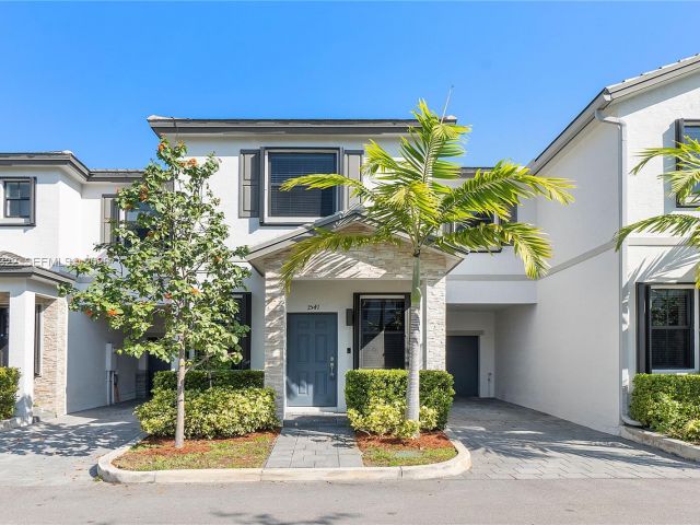 Дом в аренду по адресу 1541 SW 28th St 1541 - фото 7483537