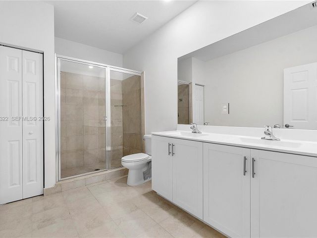 Дом в аренду по адресу 1541 SW 28th St 1541 - фото 7483548