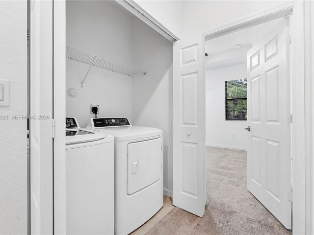 Дом в аренду по адресу 1541 SW 28th St 1541 - фото 7483555