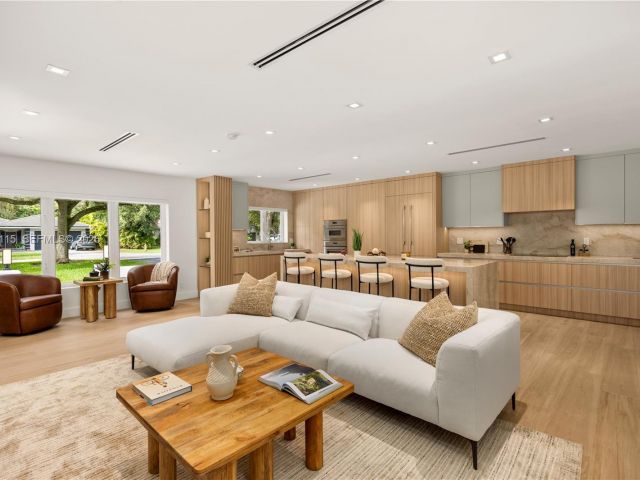 Дом в аренду по адресу 6011 Maynada St - фото 7471072