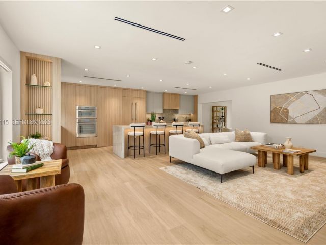 Дом в аренду по адресу 6011 Maynada St - фото 7471073