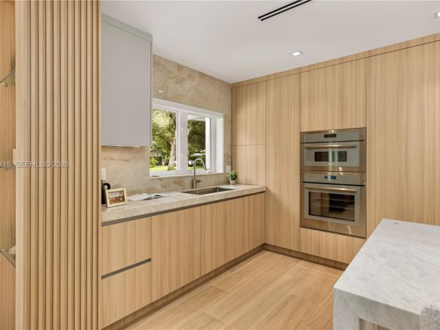 Дом в аренду по адресу 6011 Maynada St - фото 7471076