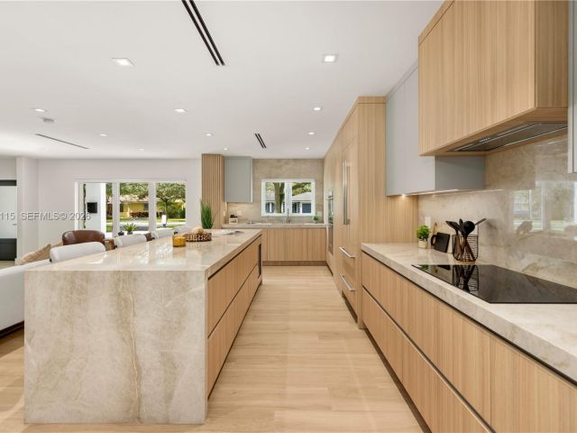 Дом в аренду по адресу 6011 Maynada St - фото 7471077