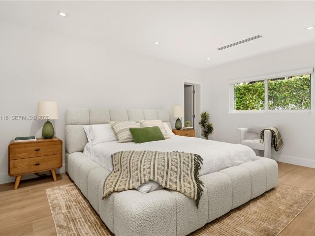 Дом в аренду по адресу 6011 Maynada St - фото 7471082