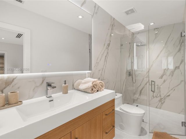 Дом в аренду по адресу 6011 Maynada St - фото 7471085