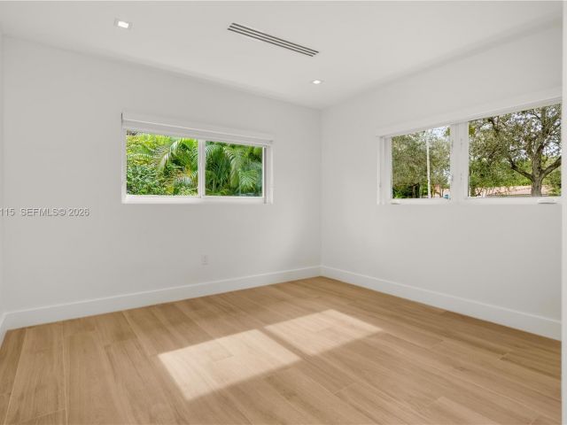 Дом в аренду по адресу 6011 Maynada St - фото 7471086