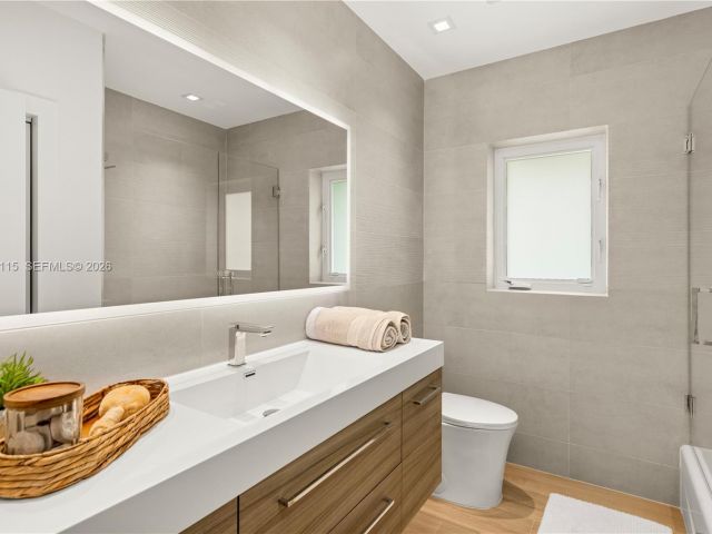 Дом в аренду по адресу 6011 Maynada St - фото 7471088