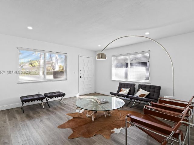 Продажа дома по адресу 10360 SW 24th St - фото 7449061