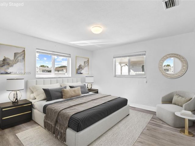 Продажа дома по адресу 10360 SW 24th St - фото 7449065