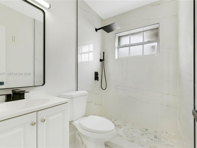 Дом в аренду по адресу 1231 NW 68th St 1231 - фото 7449043