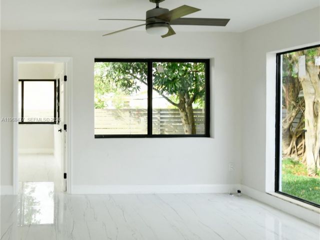 Дом в аренду по адресу 1231 NW 68th St 1231 - фото 7449045