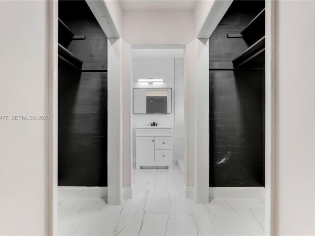 Дом в аренду по адресу 1231 NW 68th St 1231 - фото 7449049