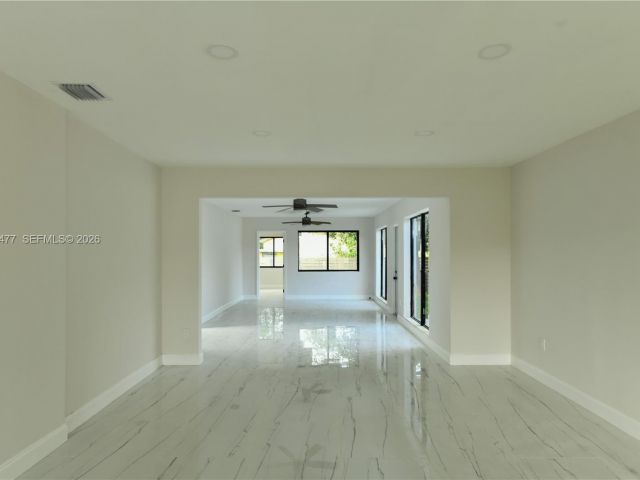 Дом в аренду по адресу 1231 NW 68th St 1231 - фото 7449051