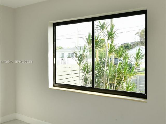 Дом в аренду по адресу 1231 NW 68th St 1231 - фото 7449057