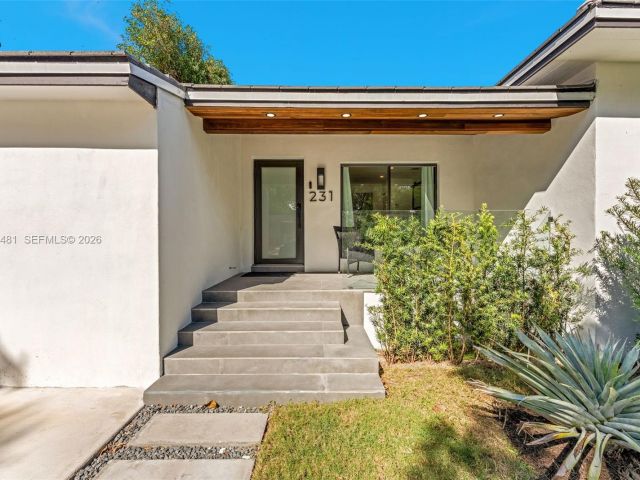 Дом в аренду по адресу 231 NE 45th St 231 - фото 7449480