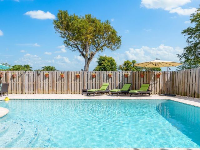 Продажа дома по адресу 2900 NW 69th Ct - фото 7483556