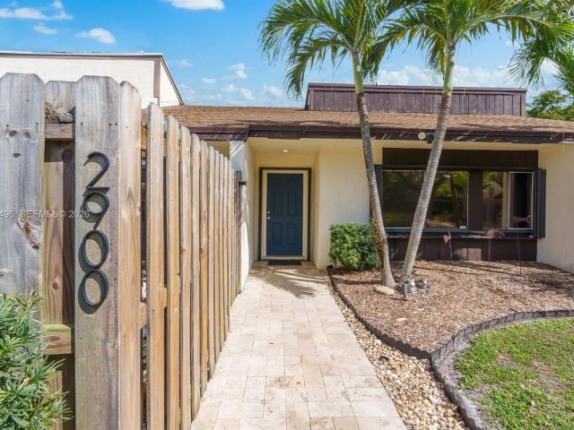 Продажа дома по адресу 2900 NW 69th Ct - фото 7483558