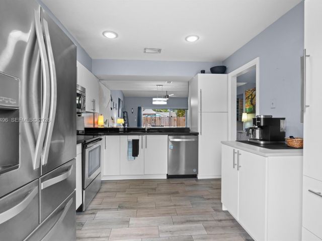 Продажа дома по адресу 2900 NW 69th Ct - фото 7483565