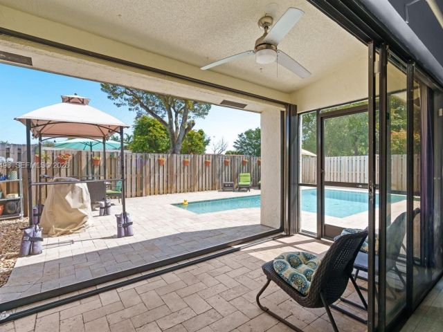 Продажа дома по адресу 2900 NW 69th Ct - фото 7483572