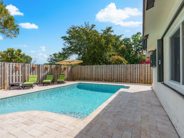 Продажа дома по адресу 2900 NW 69th Ct - фото 7483575