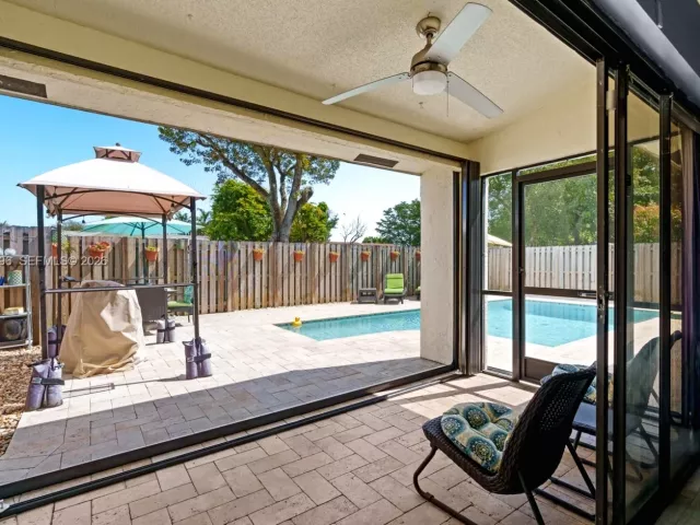 Продажа дома по адресу 2900 NW 69th Ct - фото 7483572