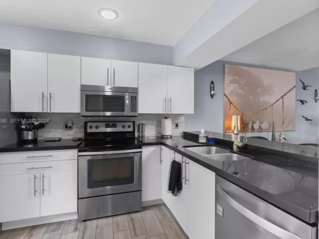 Продажа дома по адресу 2900 NW 69th Ct - фото 7483563