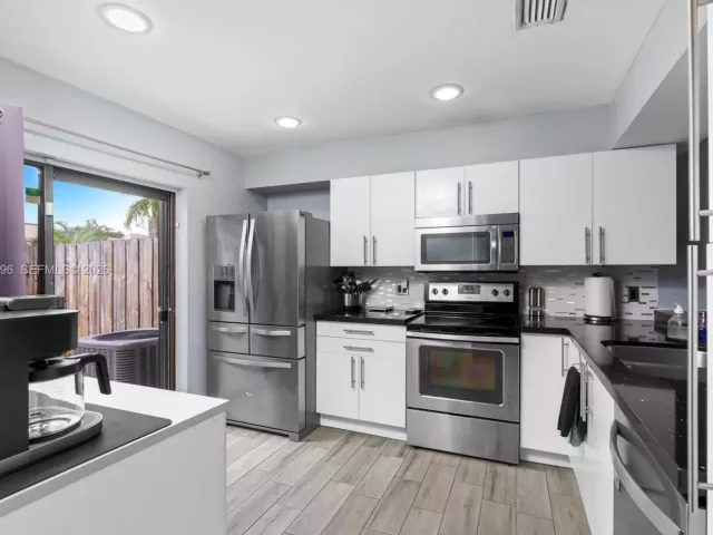 Продажа дома по адресу 2900 NW 69th Ct - фото 7483564