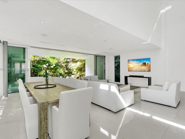 Дом в аренду по адресу 7830 Atlantic Way - фото 7469450