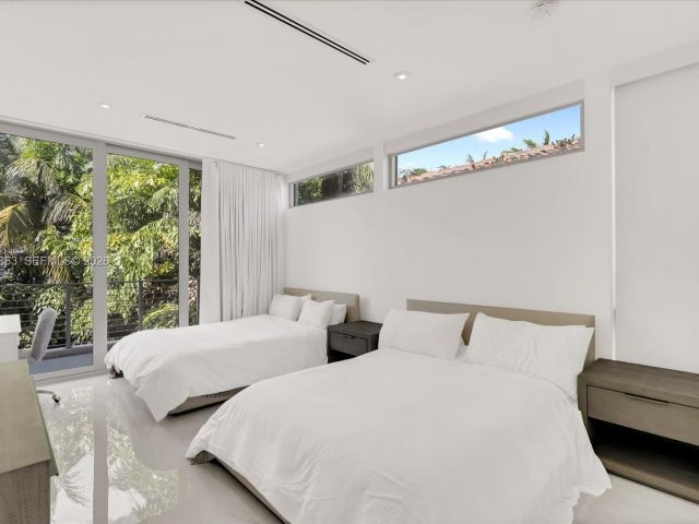 Дом в аренду по адресу 7830 Atlantic Way - фото 7469463