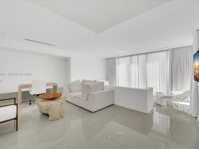 Дом в аренду по адресу 7830 Atlantic Way - фото 7469467