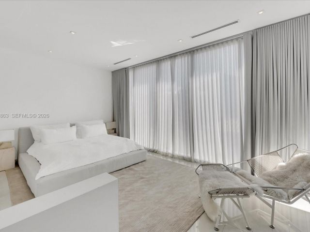 Дом в аренду по адресу 7830 Atlantic Way - фото 7469469