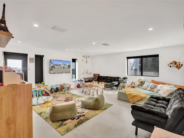 Продажа дома по адресу 1977 S Oak Haven Cir - фото 7518845