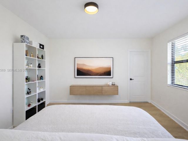 Дом в аренду по адресу 323 NE 208th Ter 0 - фото 7449395