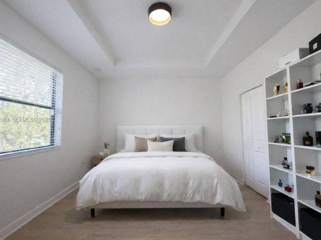 Дом в аренду по адресу 323 NE 208th Ter 0 - фото 7449397