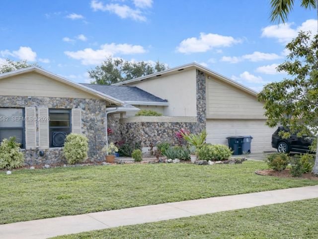 Дом в аренду по адресу 20888 Sugarloaf Ln - фото 7453098